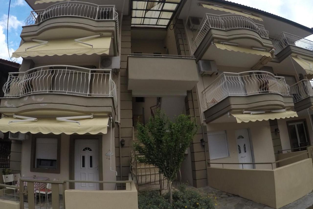 Ofrinio Central Apartments Ofrínion Exterior foto