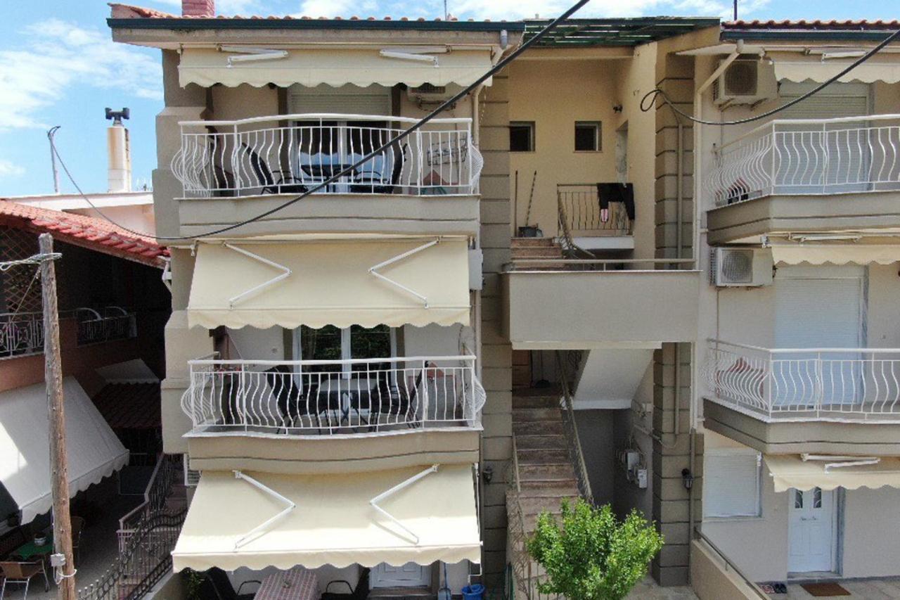 Ofrinio Central Apartments Ofrínion Exterior foto