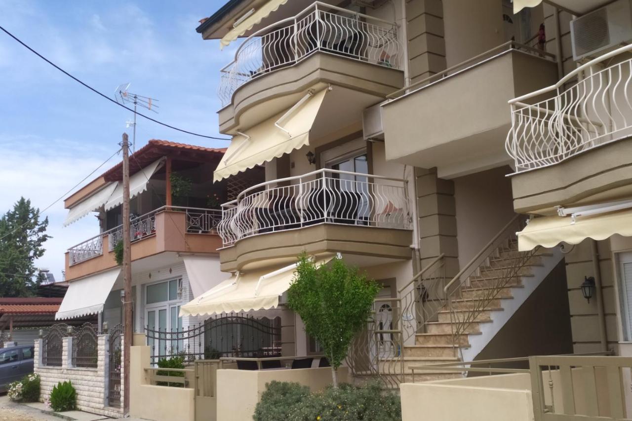 Ofrinio Central Apartments Ofrínion Exterior foto